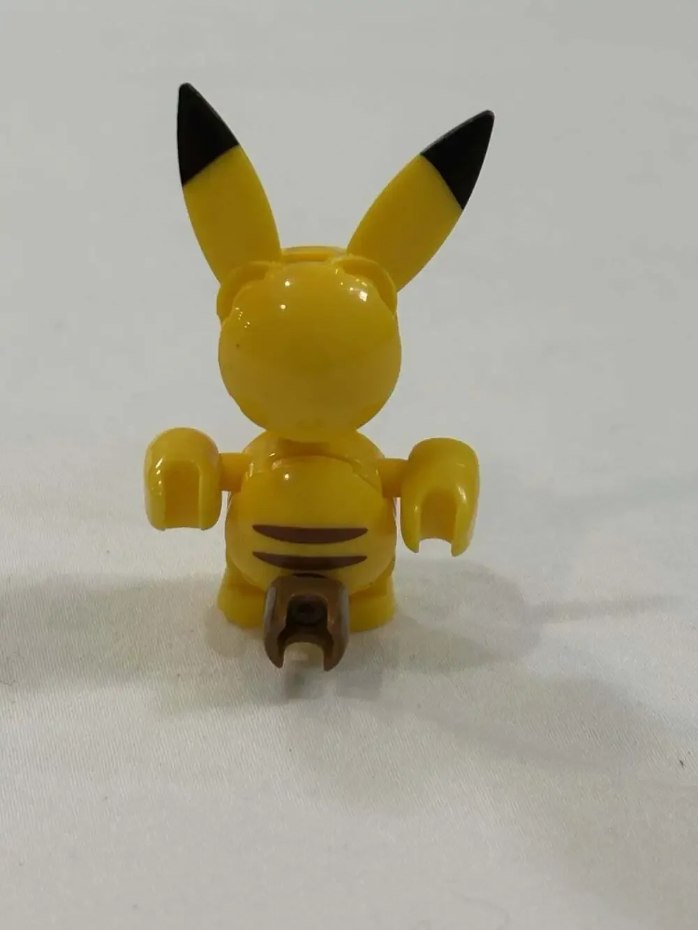 Pokemon Picachu Figurine MEGA Poke Ball Building Toy Kit Pikachu HTH96